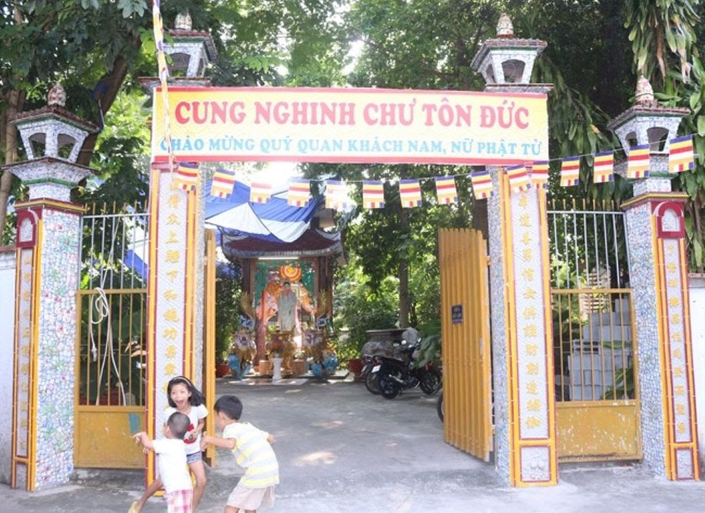 Thuê xe đi 12 cảnh chùa ở Bình Dương
